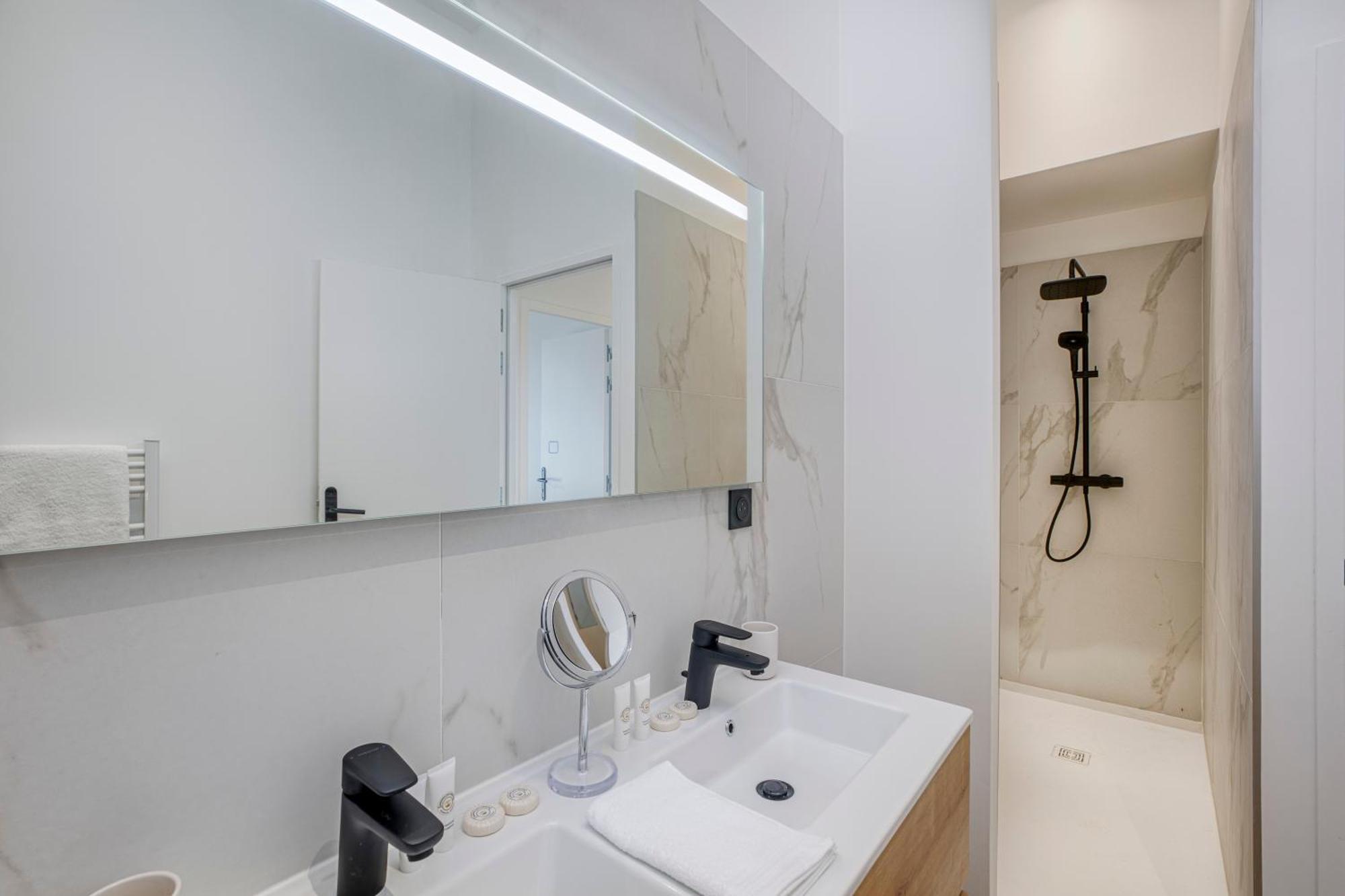 1 - Grand Appartement Spacieux Dans Un Chateau Du 17Eme Siecle, A 15Min De Lyon Vourles Ngoại thất bức ảnh