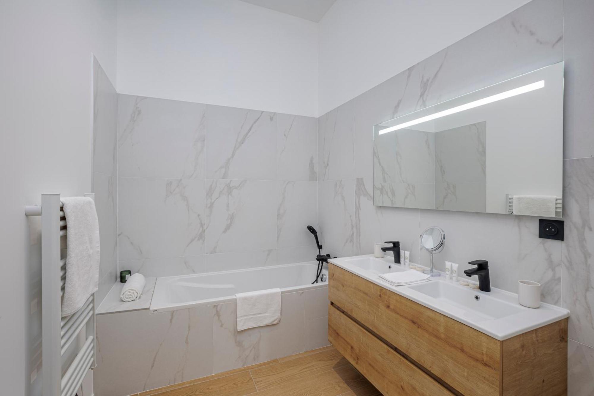 1 - Grand Appartement Spacieux Dans Un Chateau Du 17Eme Siecle, A 15Min De Lyon Vourles Ngoại thất bức ảnh